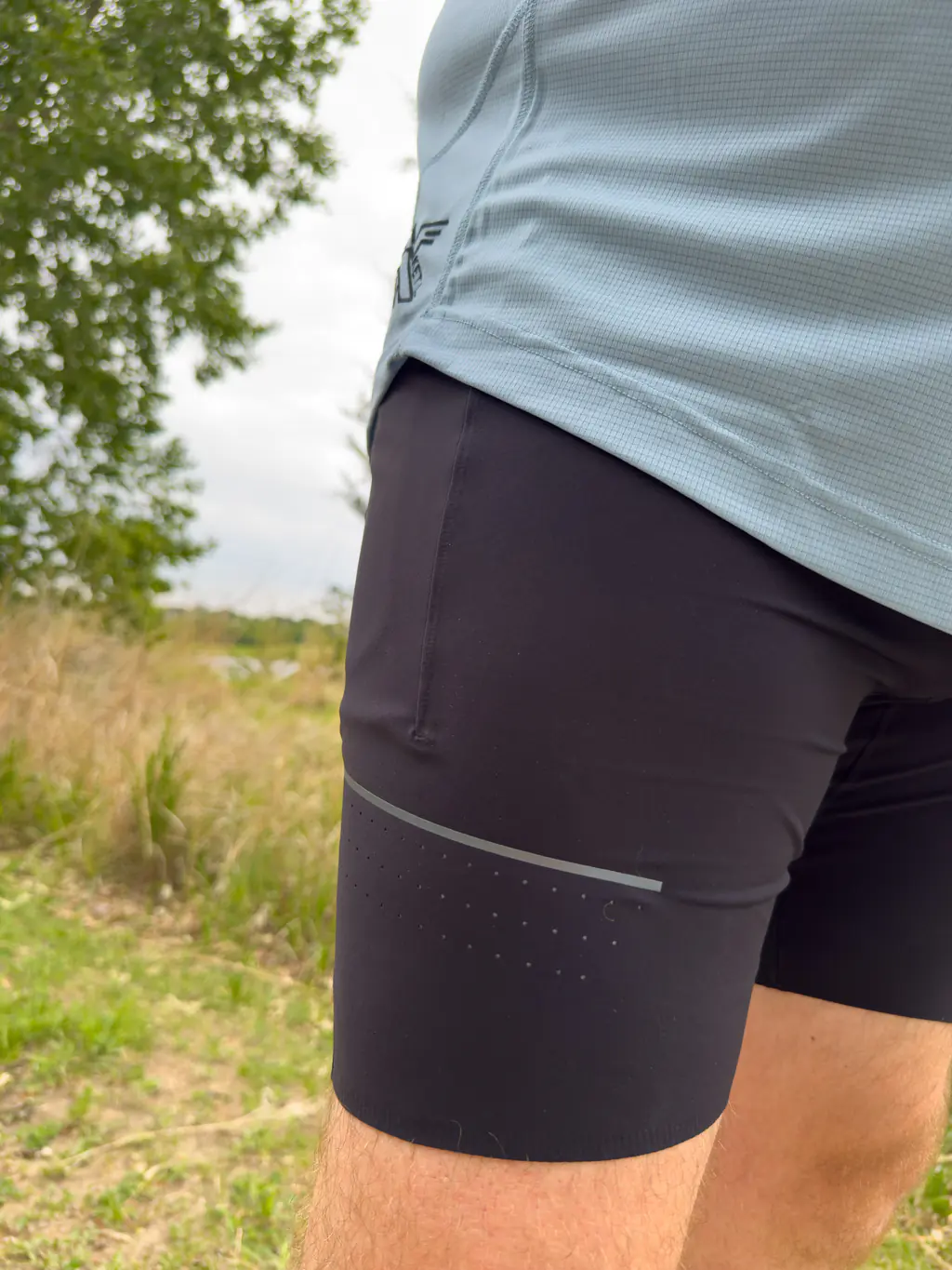 A runner wearing the half tights, seen from the front
