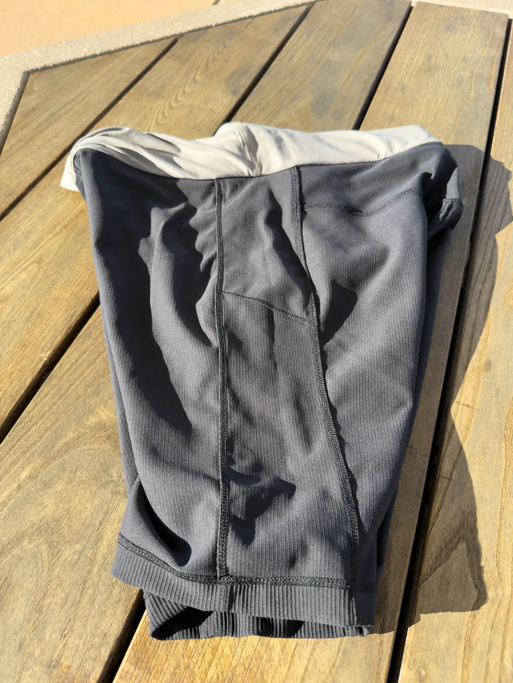 A shot of the interior side seams, including the pocket, showing the well done flat seams.