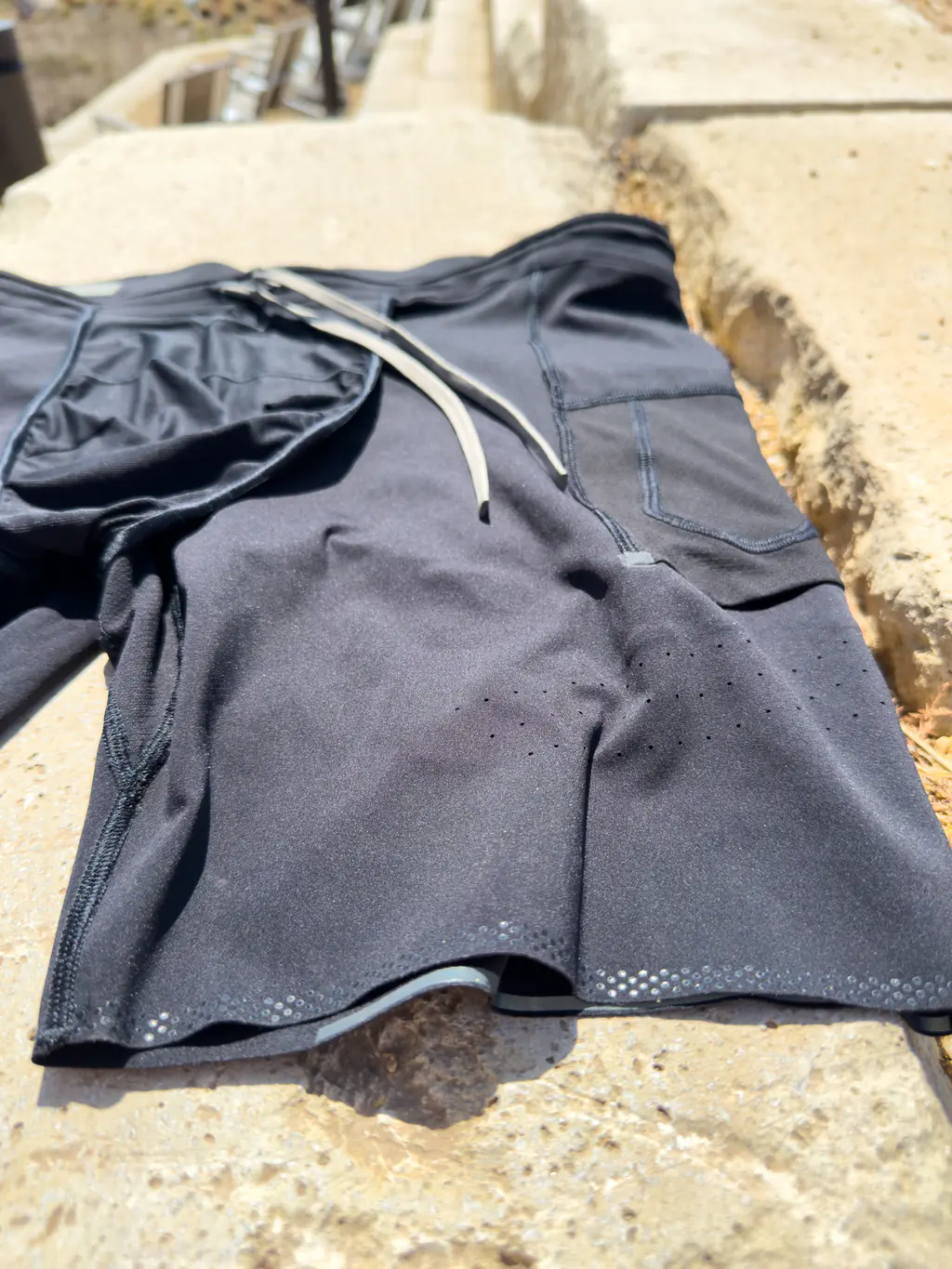A view of the interior construction, including the drawstring