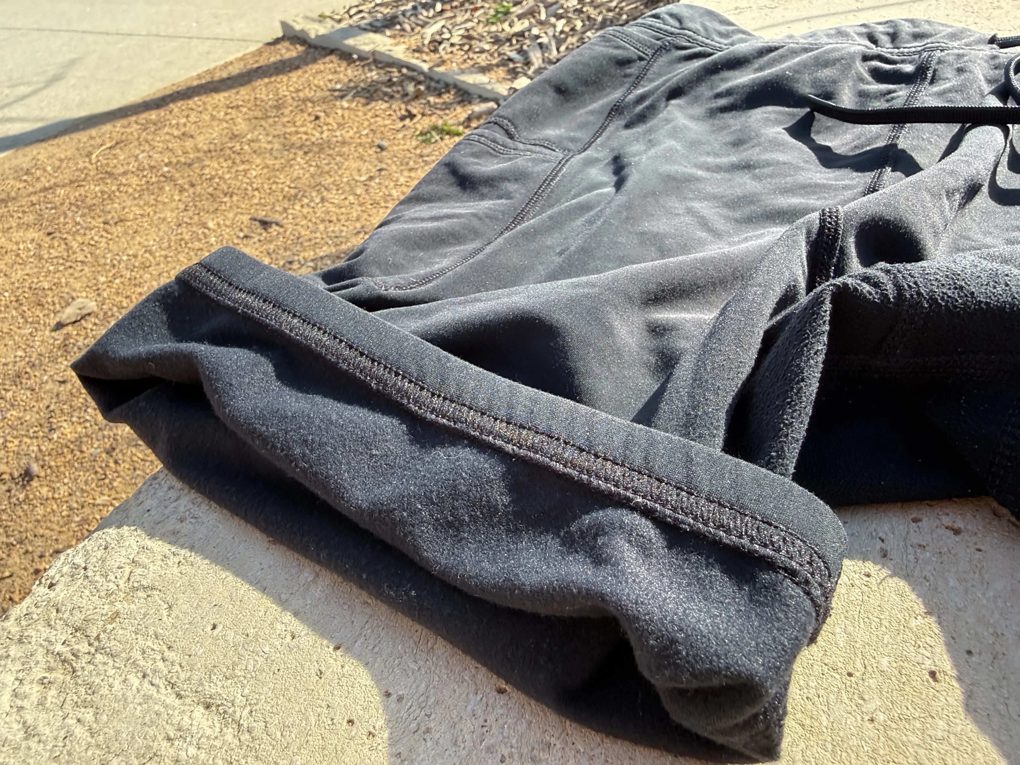 A close up of the simple leg hems (no silicone grippers, just the hem)